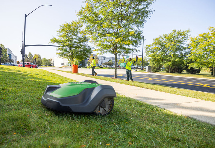 green robotic mower 